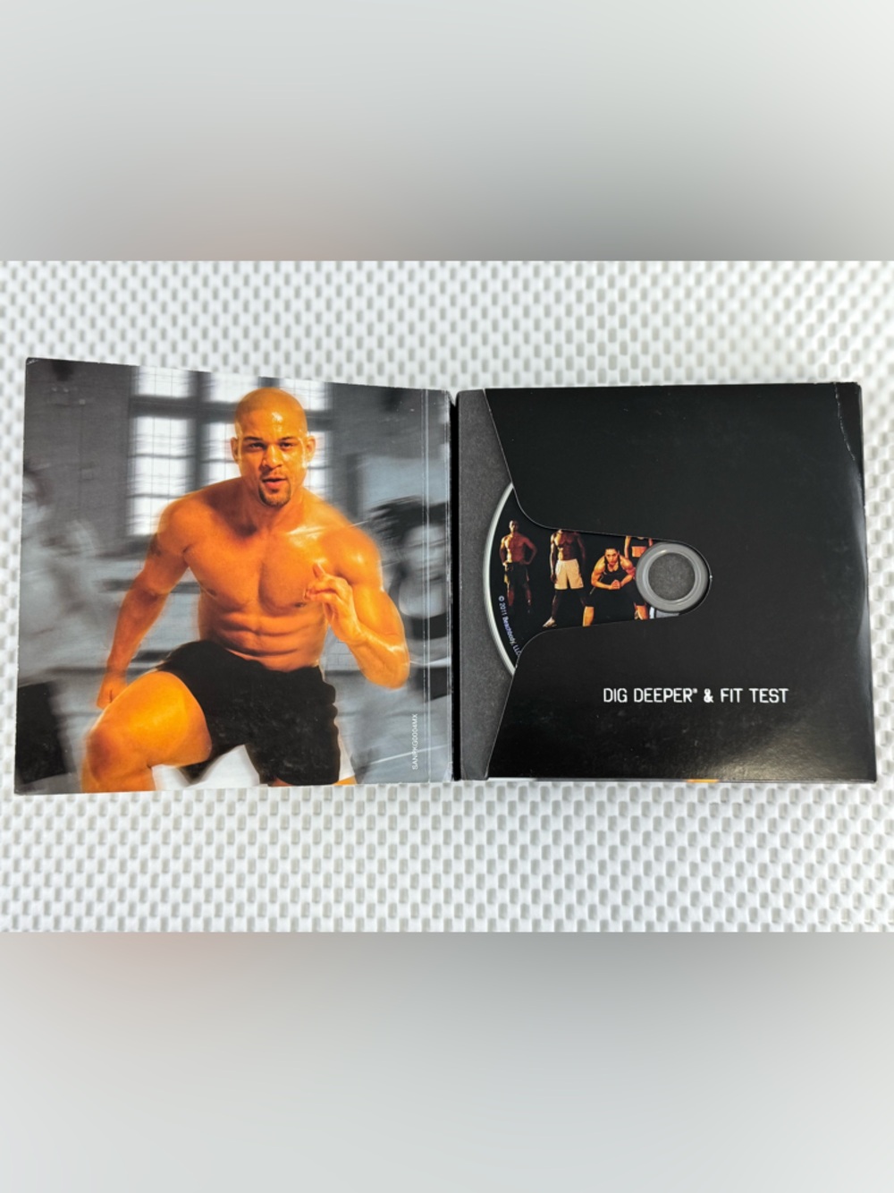 Beachbody Insanity Ultimate Cardio 10 Disc Complete Workout DVD Set - Picture 5 of 17